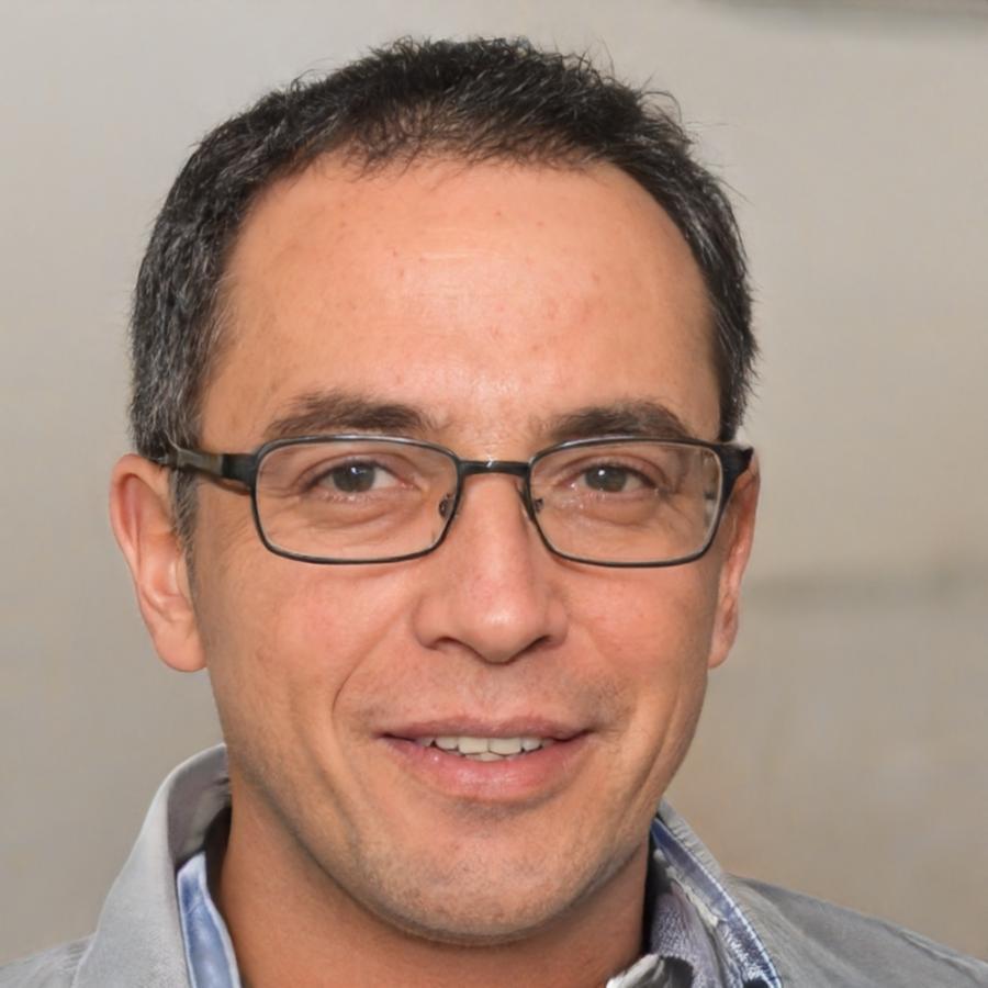 Finanztrainer Henrik Müller